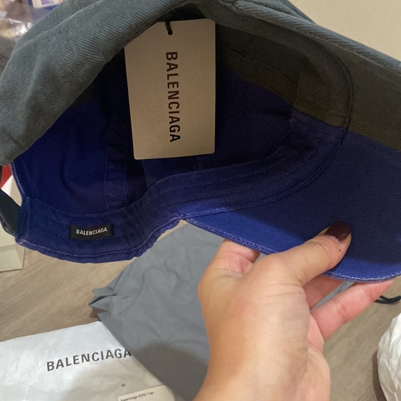 Balenciaga Hat - Picture 9 of 11